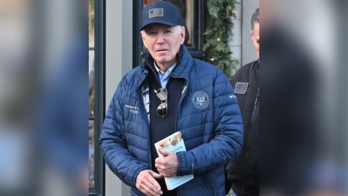 Biden picks up anti-Israel book during shopping, author says ‘4 years too late’